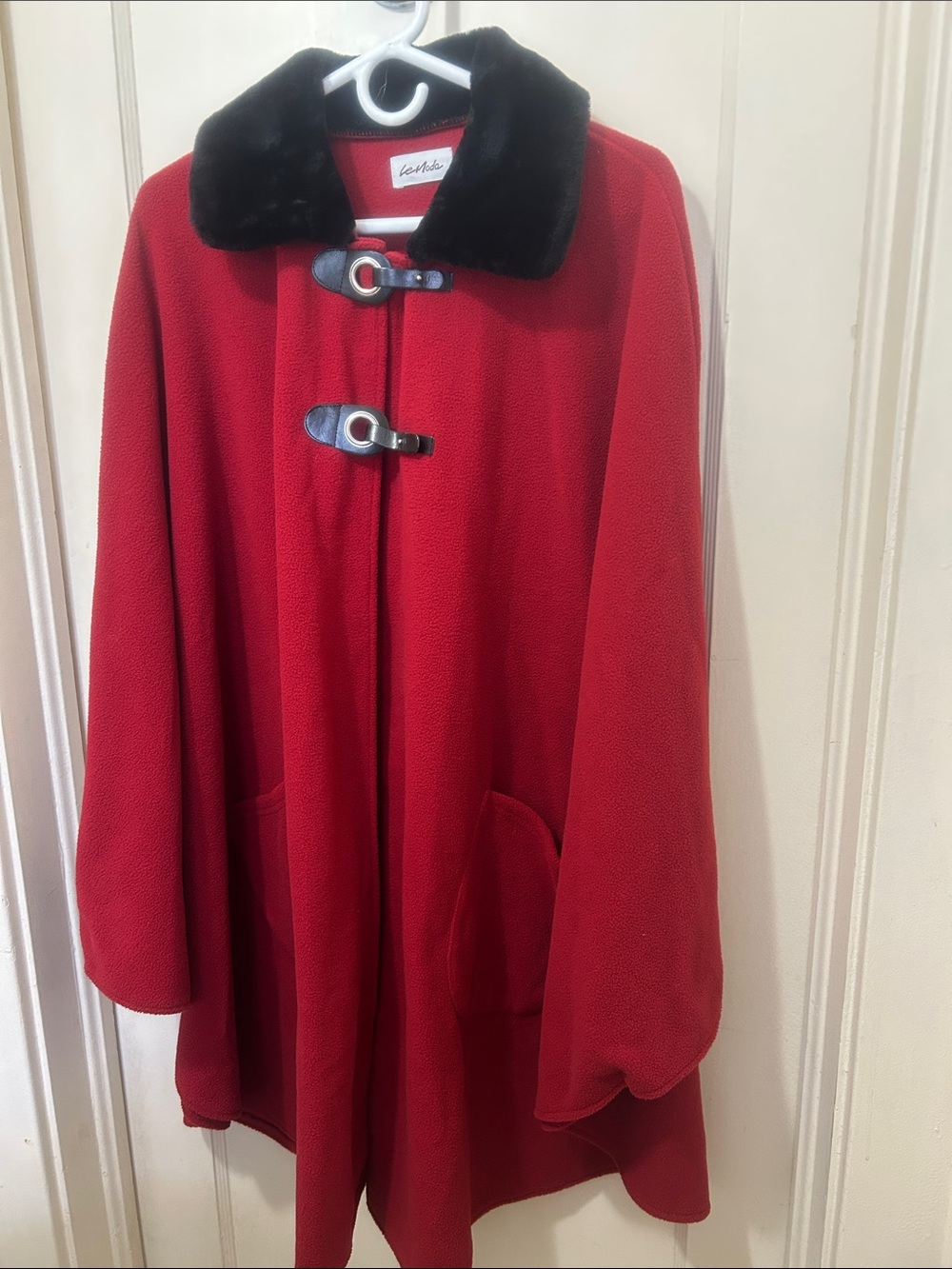 Vintage Le Moda red cape